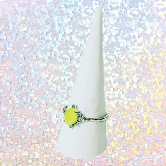 BP Genuine Peridot Quartz Ring - Rhodium Plating (Size 10) - Picture 4 of 7